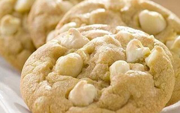 Almond White Chocolate Cookie
